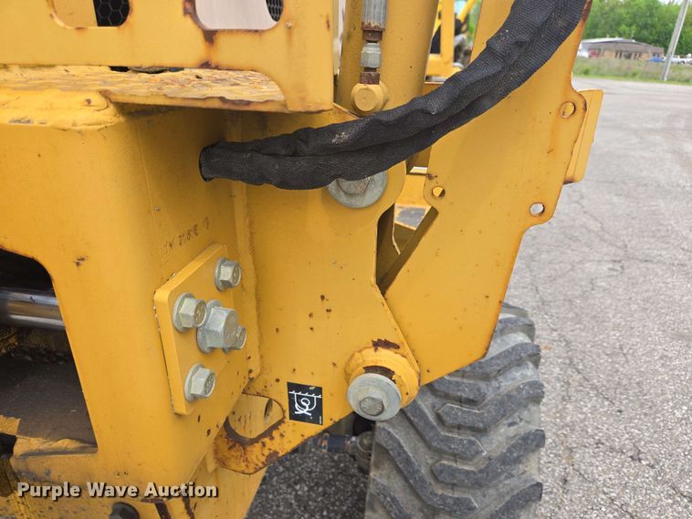 image for item EC4227 2006 Vermeer RT450 trencher