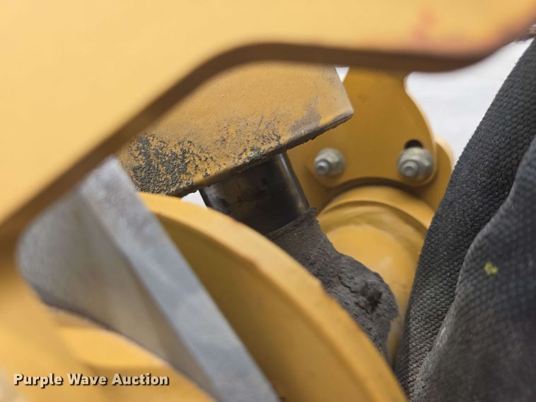 image for item EC4227 2006 Vermeer RT450 trencher