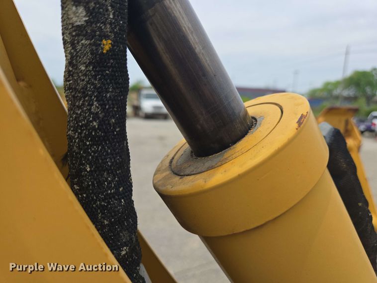 image for item EC4227 2006 Vermeer RT450 trencher