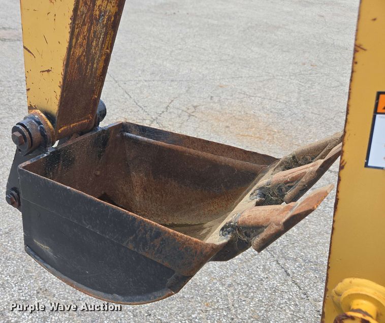 image for item EC4227 2006 Vermeer RT450 trencher