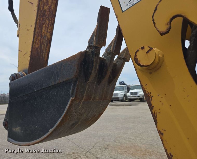 image for item EC4227 2006 Vermeer RT450 trencher