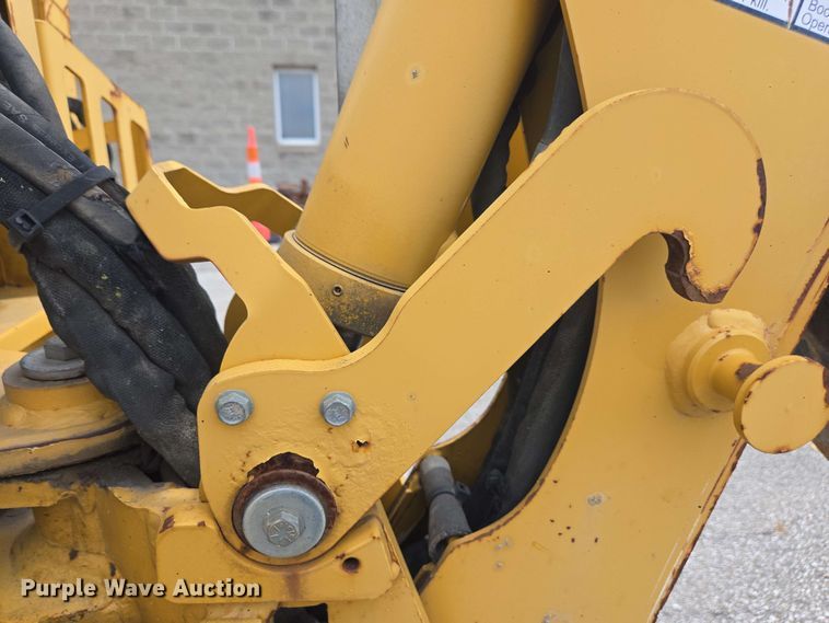 image for item EC4227 2006 Vermeer RT450 trencher