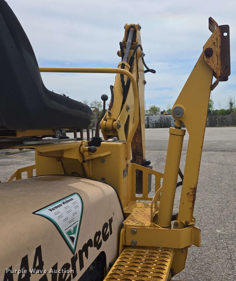 image for item EC4227 2006 Vermeer RT450 trencher