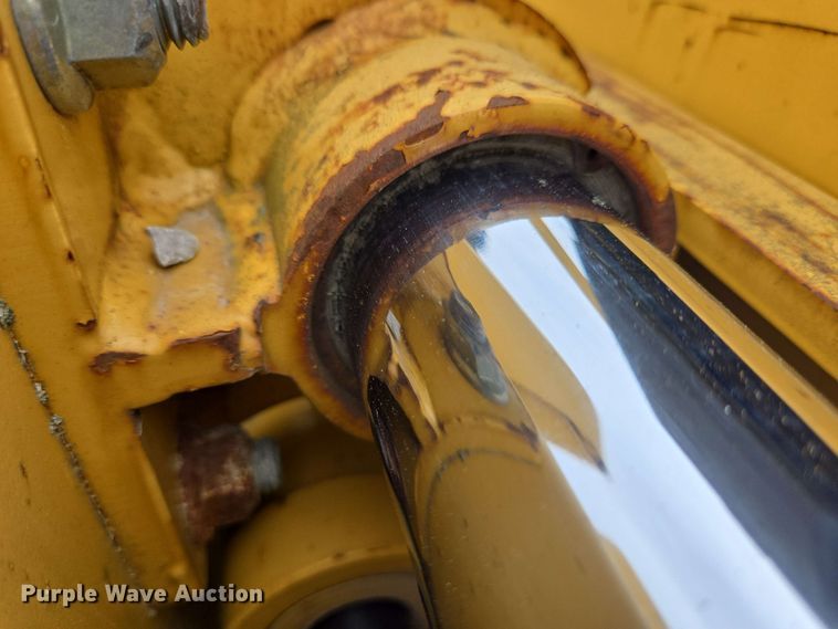 image for item EC4227 2006 Vermeer RT450 trencher