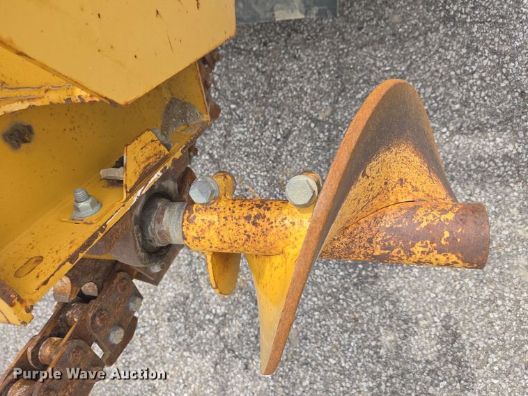 image for item EC4227 2006 Vermeer RT450 trencher