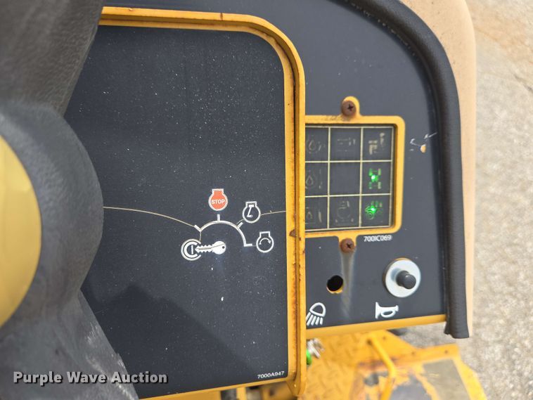 image for item EC4227 2006 Vermeer RT450 trencher