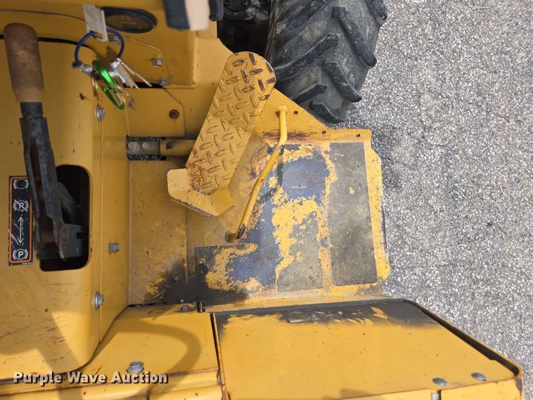 image for item EC4227 2006 Vermeer RT450 trencher