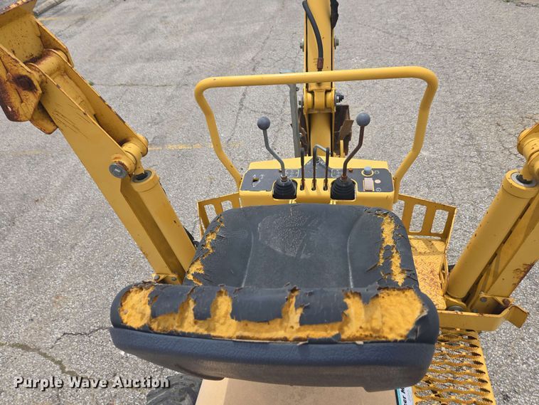 image for item EC4227 2006 Vermeer RT450 trencher
