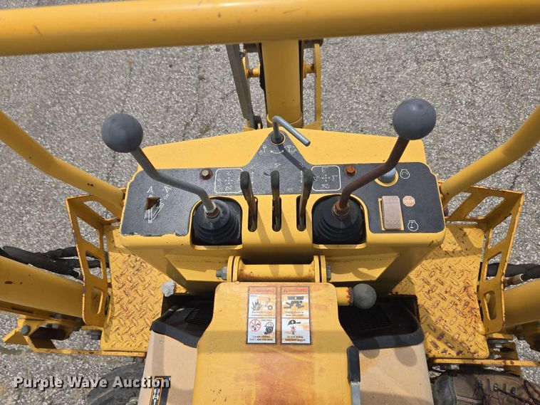 image for item EC4227 2006 Vermeer RT450 trencher