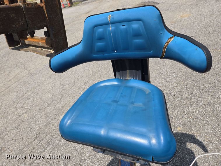 image for item EC4230 2013 Freightliner M2  combination pressure digger/ post driver truck