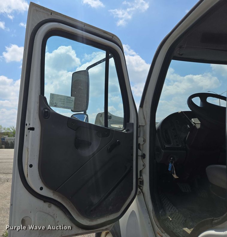 image for item EC4230 2013 Freightliner M2  combination pressure digger/ post driver truck