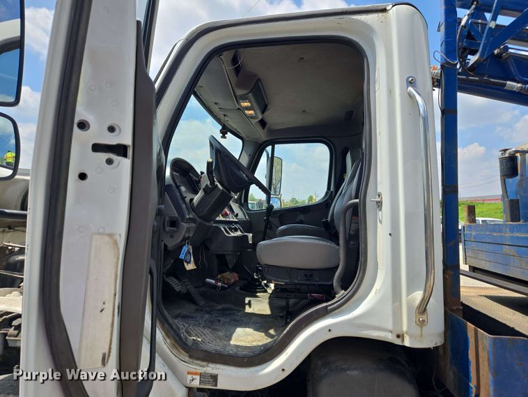 image for item EC4230 2013 Freightliner M2  combination pressure digger/ post driver truck