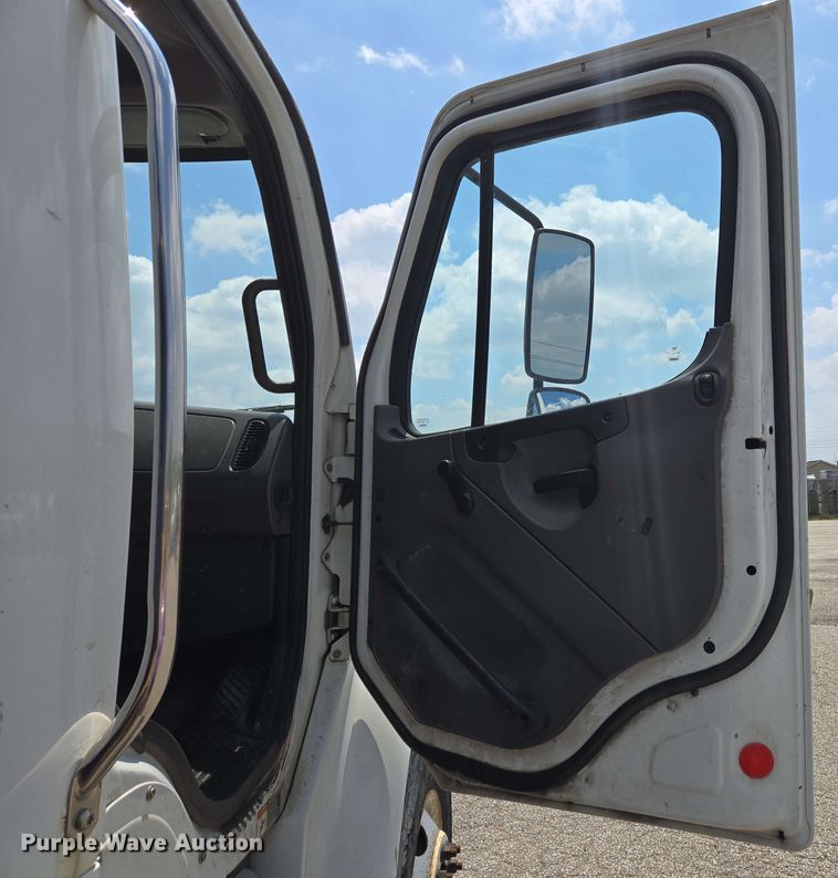 image for item EC4230 2013 Freightliner M2  combination pressure digger/ post driver truck