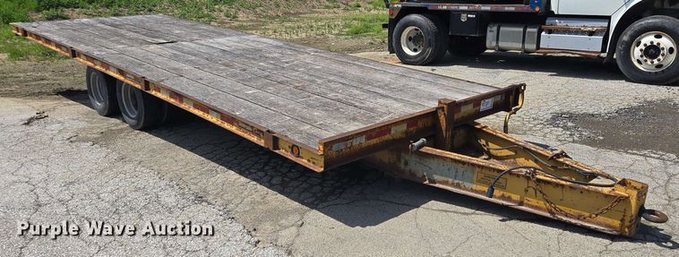 image for item EC4232 2011 Durcholz flatbed trailer