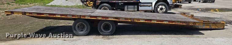 image for item EC4232 2011 Durcholz flatbed trailer