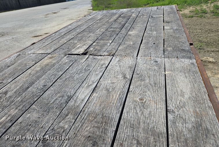 image for item EC4232 2011 Durcholz flatbed trailer