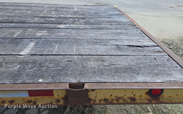 image for item EC4232 2011 Durcholz flatbed trailer