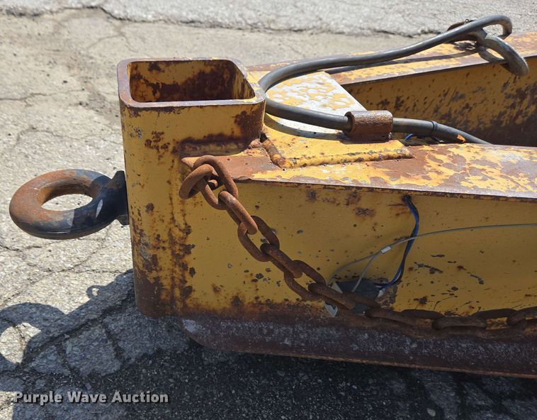 image for item EC4232 2011 Durcholz flatbed trailer