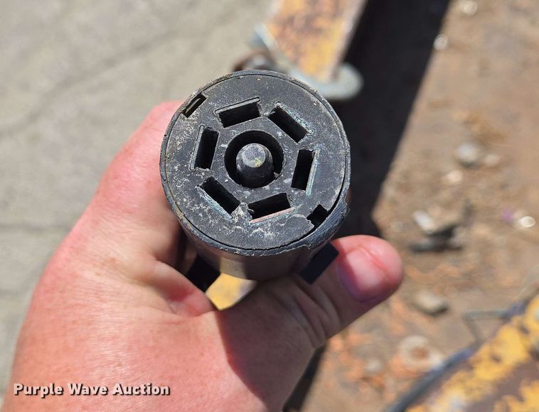 image for item EC4232 2011 Durcholz flatbed trailer