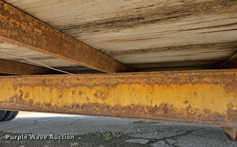 image for item EC4232 2011 Durcholz flatbed trailer