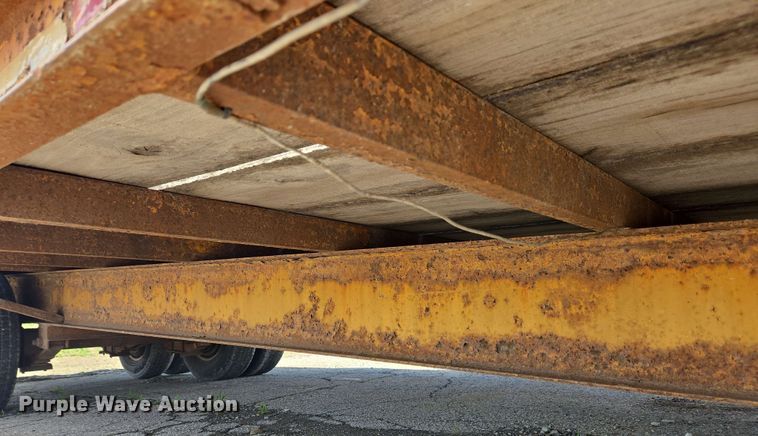image for item EC4232 2011 Durcholz flatbed trailer