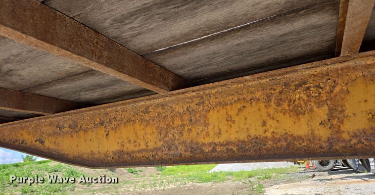image for item EC4232 2011 Durcholz flatbed trailer