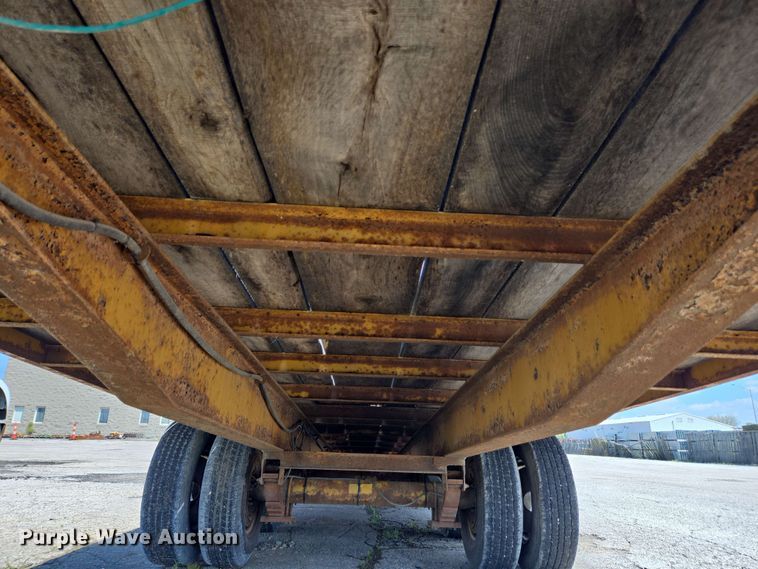 image for item EC4232 2011 Durcholz flatbed trailer