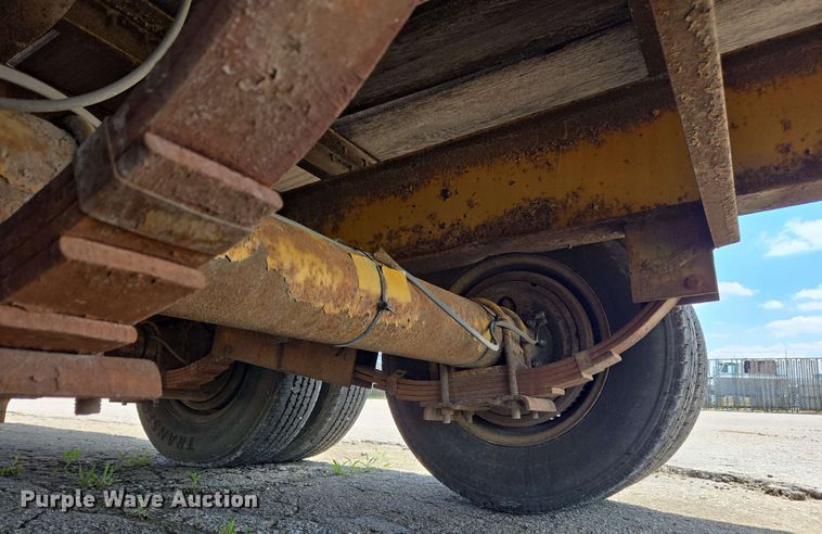 image for item EC4232 2011 Durcholz flatbed trailer