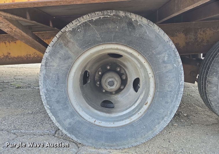 image for item EC4232 2011 Durcholz flatbed trailer