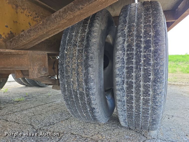 image for item EC4232 2011 Durcholz flatbed trailer