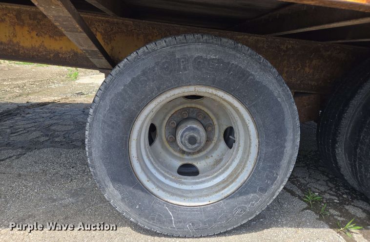 image for item EC4232 2011 Durcholz flatbed trailer