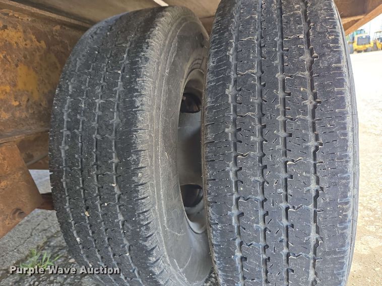 image for item EC4232 2011 Durcholz flatbed trailer