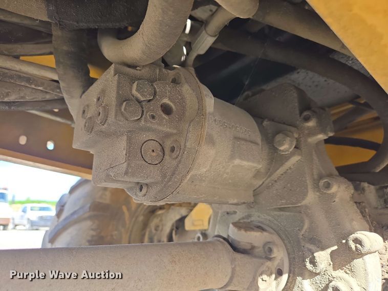 image for item EC4234 2005 Vermeer RT450 trencher