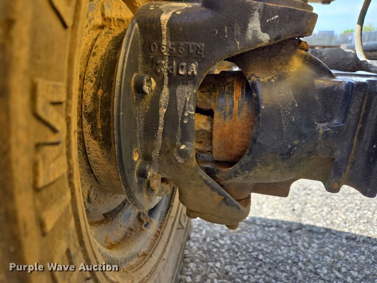 image for item EC4234 2005 Vermeer RT450 trencher