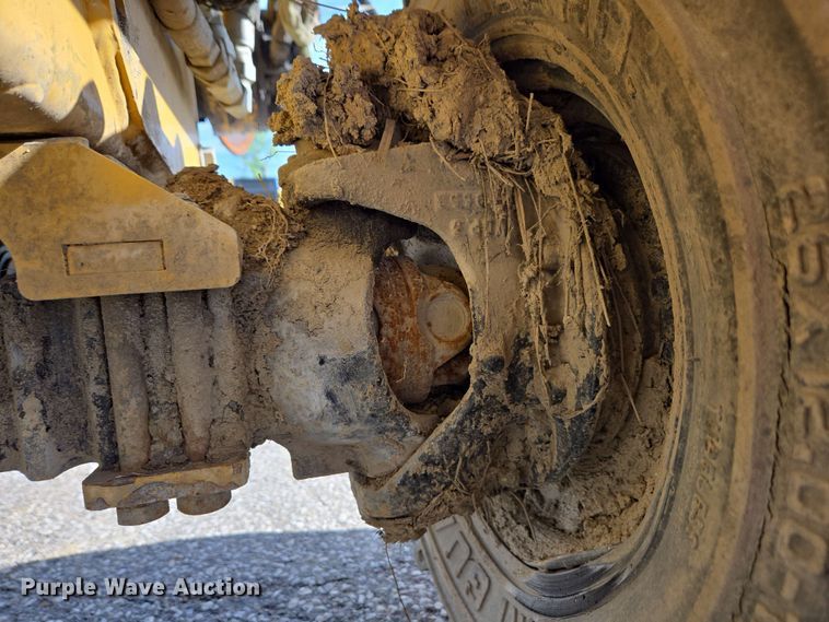 image for item EC4234 2005 Vermeer RT450 trencher