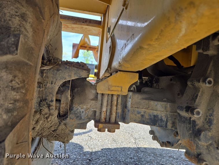 image for item EC4234 2005 Vermeer RT450 trencher