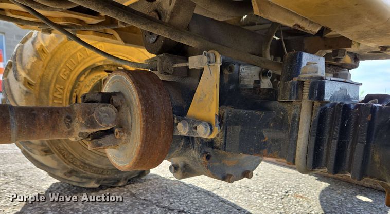 image for item EC4234 2005 Vermeer RT450 trencher