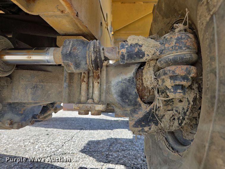 image for item EC4234 2005 Vermeer RT450 trencher