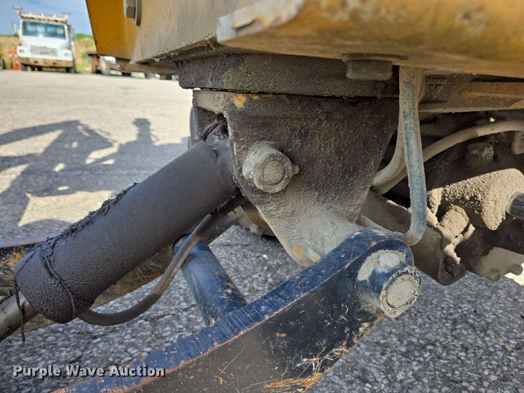 image for item EC4234 2005 Vermeer RT450 trencher