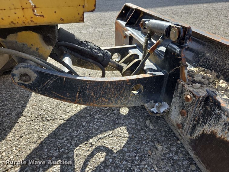 image for item EC4234 2005 Vermeer RT450 trencher