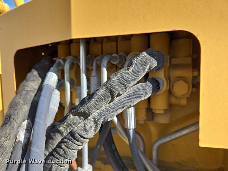 image for item EC4234 2005 Vermeer RT450 trencher