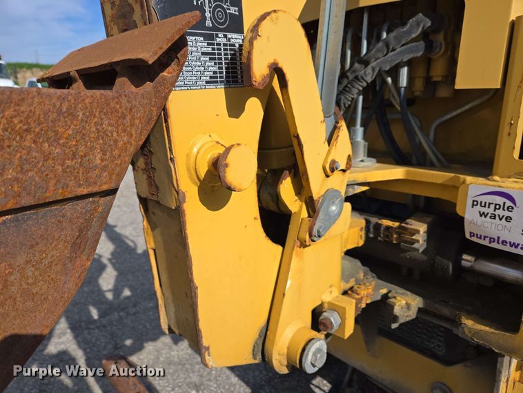 image for item EC4234 2005 Vermeer RT450 trencher