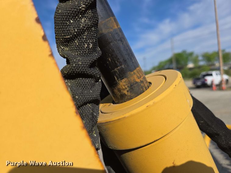 image for item EC4234 2005 Vermeer RT450 trencher