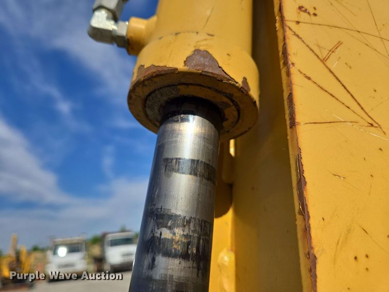 image for item EC4234 2005 Vermeer RT450 trencher