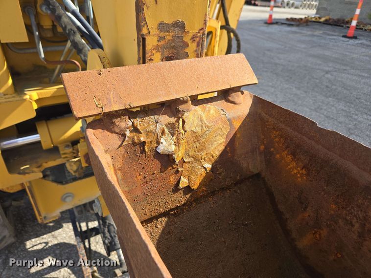 image for item EC4234 2005 Vermeer RT450 trencher