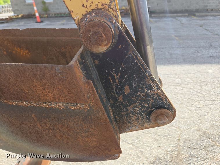 image for item EC4234 2005 Vermeer RT450 trencher