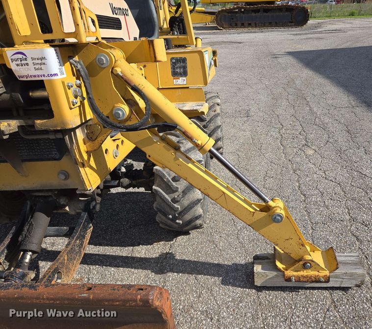 image for item EC4234 2005 Vermeer RT450 trencher