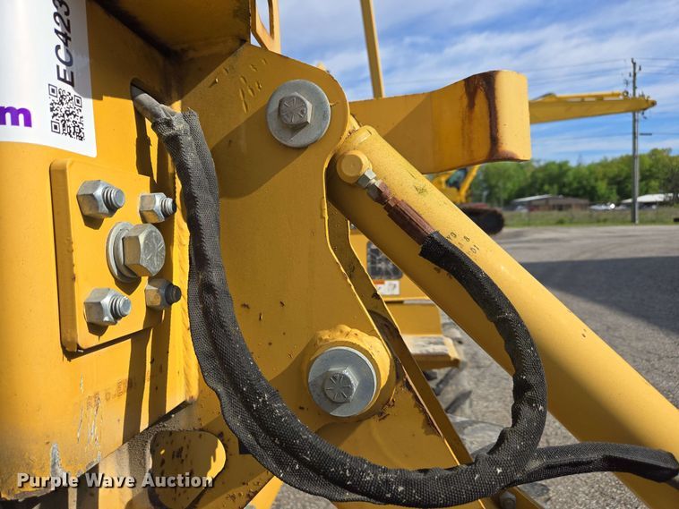 image for item EC4234 2005 Vermeer RT450 trencher