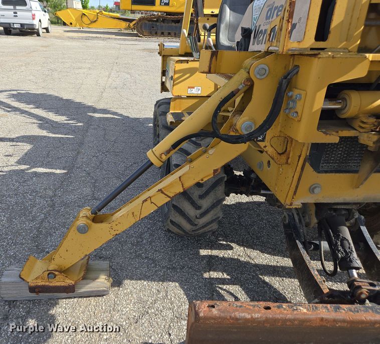 image for item EC4234 2005 Vermeer RT450 trencher