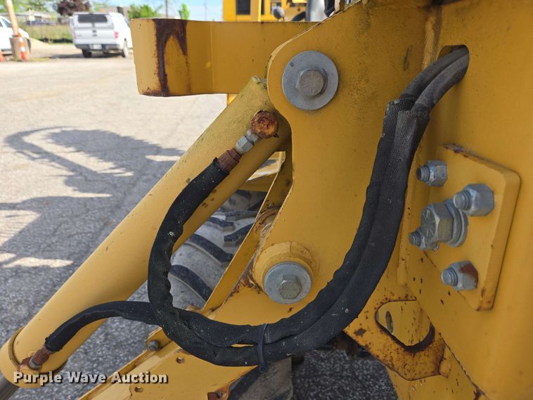 image for item EC4234 2005 Vermeer RT450 trencher